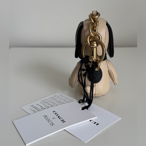 Rare Coach X Peanuts Snoopy Bag Charm Keychain - Picture 2 of 5